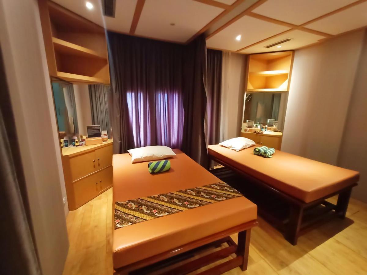 Emilia Hotel By Amazing - Palembang Ngoại thất bức ảnh