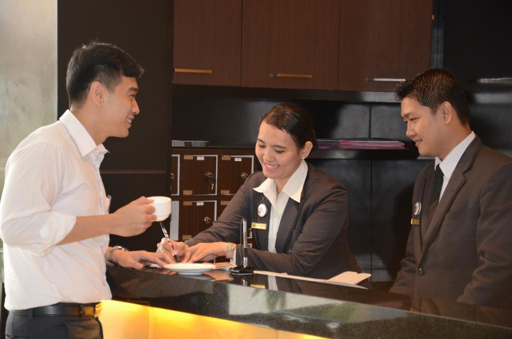 Emilia Hotel By Amazing - Palembang Ngoại thất bức ảnh