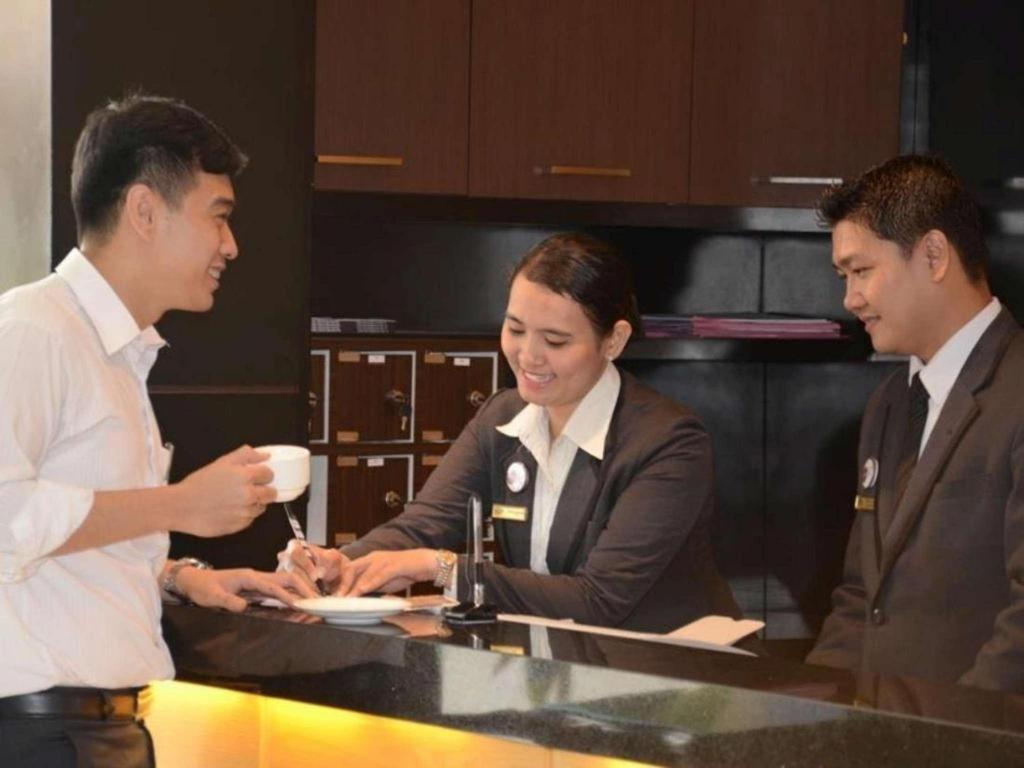 Emilia Hotel By Amazing - Palembang Ngoại thất bức ảnh