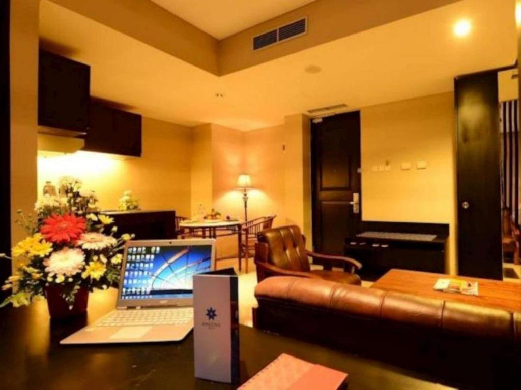 Emilia Hotel By Amazing - Palembang Ngoại thất bức ảnh