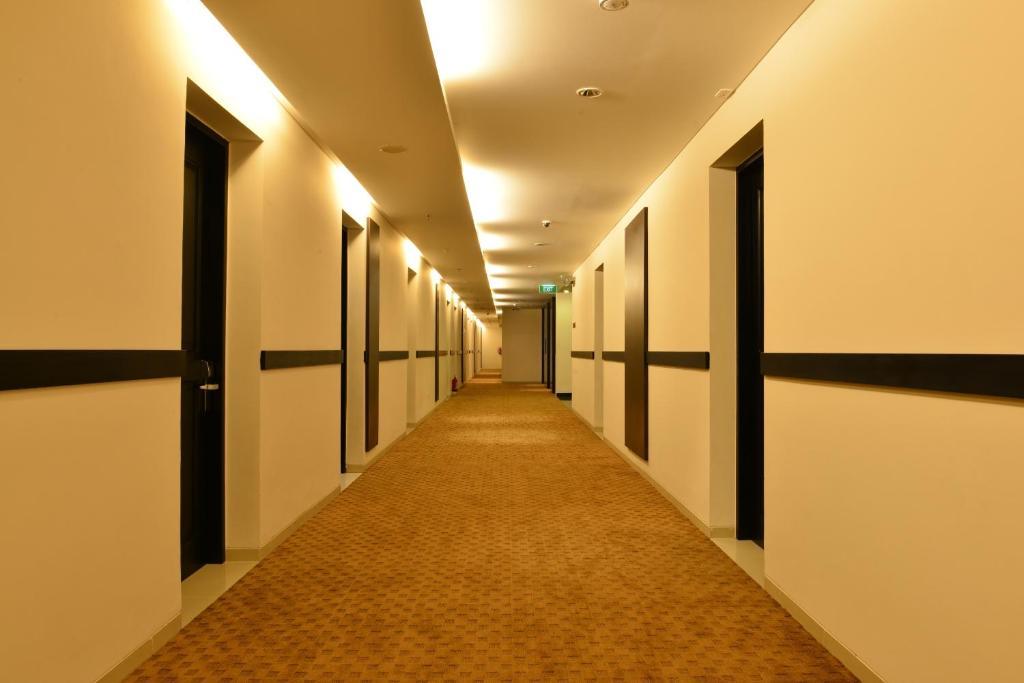 Emilia Hotel By Amazing - Palembang Ngoại thất bức ảnh