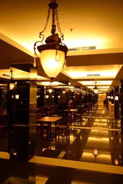 Emilia Hotel By Amazing - Palembang Ngoại thất bức ảnh