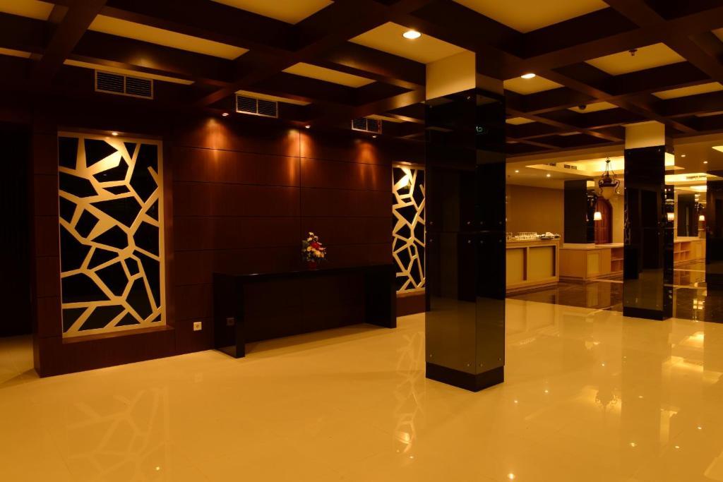 Emilia Hotel By Amazing - Palembang Ngoại thất bức ảnh