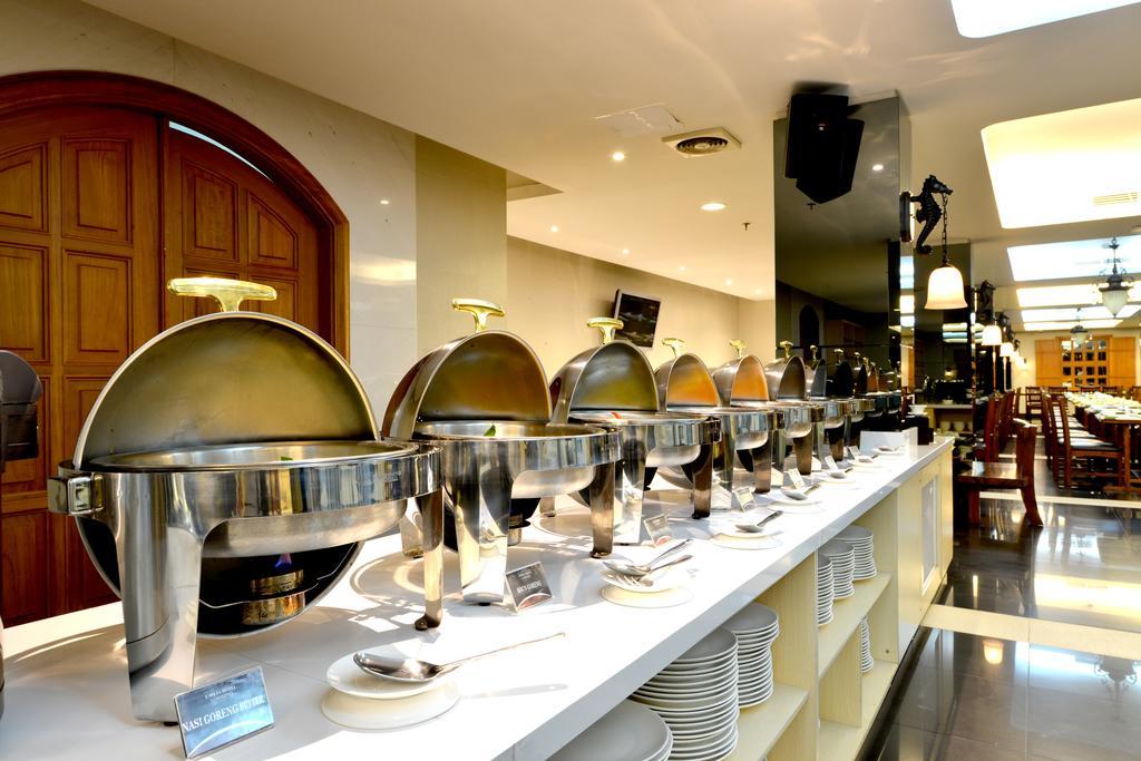 Emilia Hotel By Amazing - Palembang Ngoại thất bức ảnh