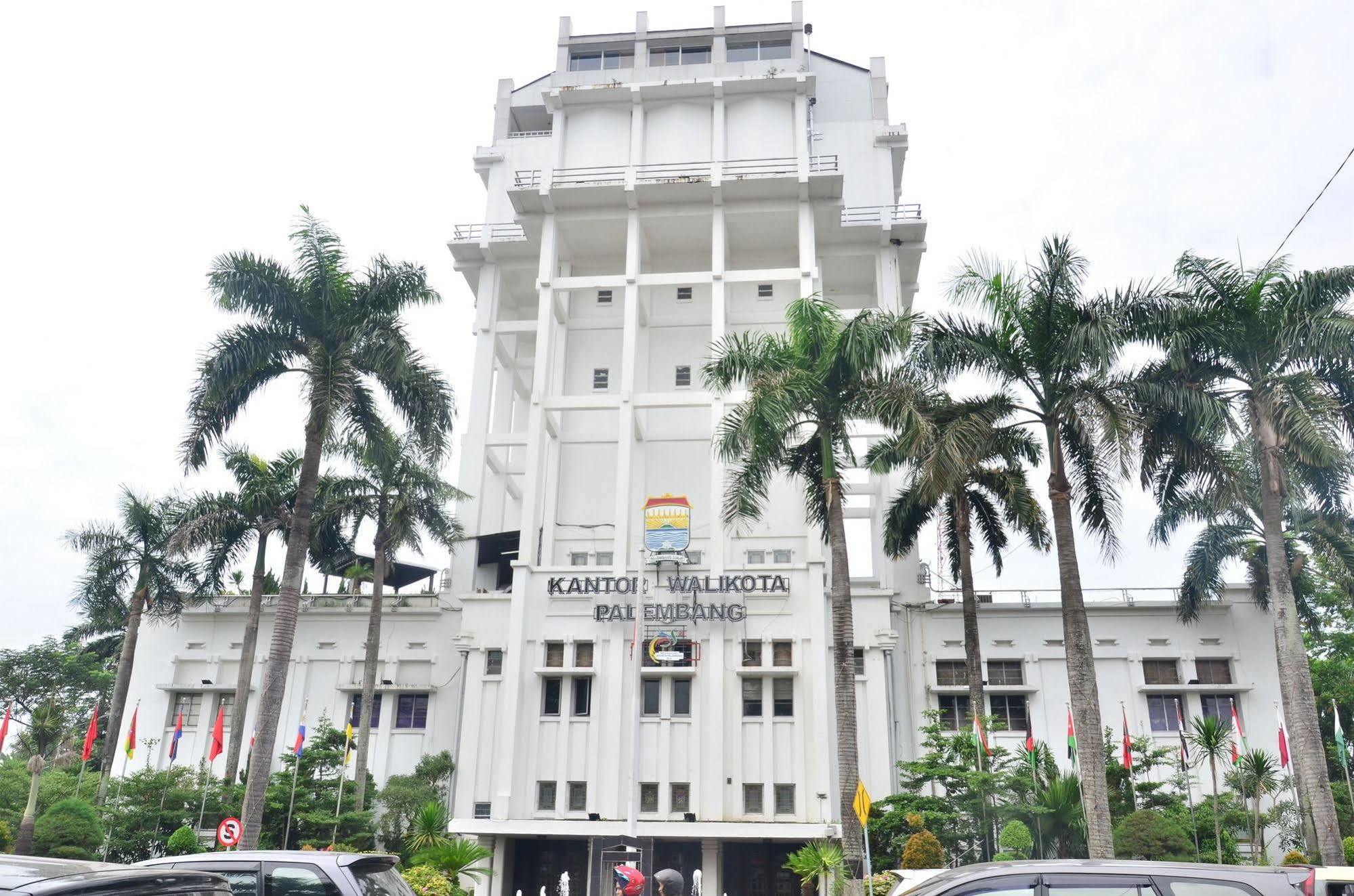 Emilia Hotel By Amazing - Palembang Ngoại thất bức ảnh